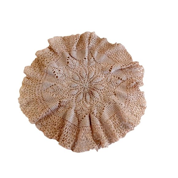 Vintage Grandma's Hand Crochet Ruffled 17" Handmade Beige Table Topper Pineapple - Picture 6 of 7